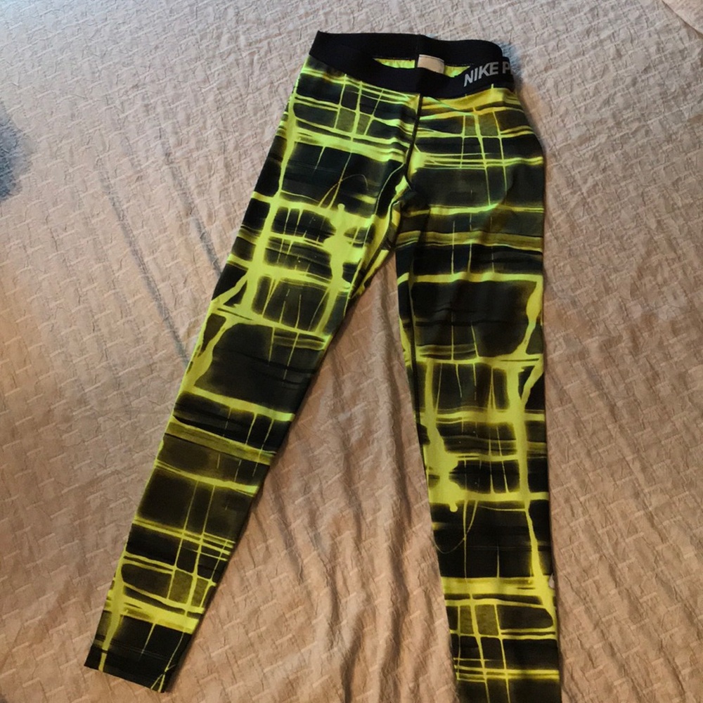 Nike Pro Dri-Fit athletic legging